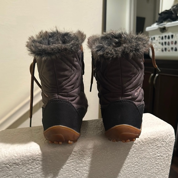 Columbia Brown Fur-Lined Boots - Picture 4 of 7